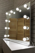 Безрамкове Гримерне дзеркало "Кріс настольне"